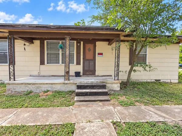 300 Elm S, Cameron, TX 76520