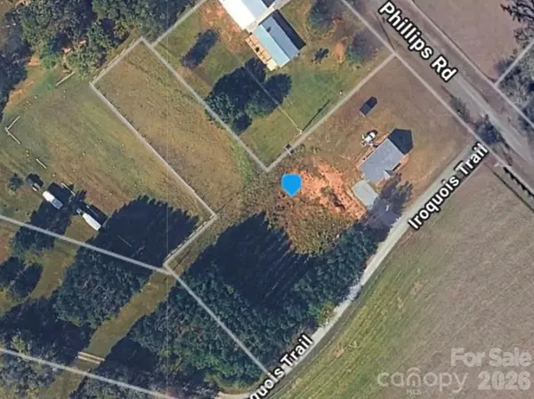 22 Iroquois TRL, Columbus, NC 28722