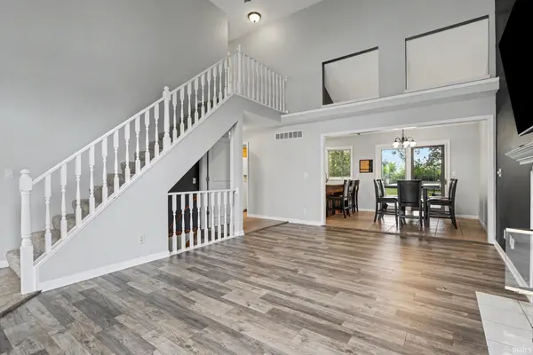 52742 Red Fox TRL, South Bend, IN 46628-9252
