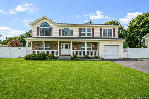12 Nostrand AVE, Brentwood, NY 11717