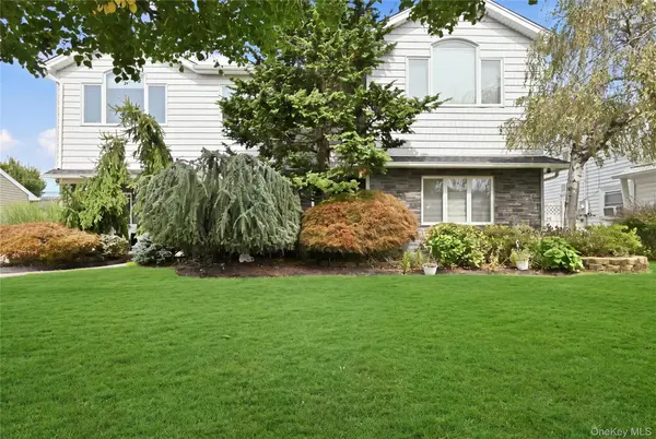 2555 Arleigh RD, East Meadow, NY 11554
