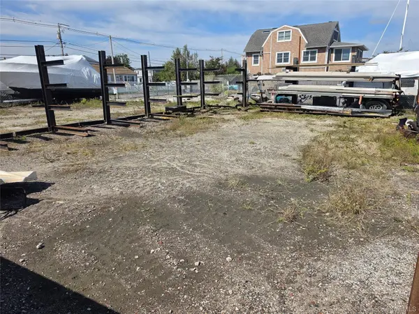 185 Hudson AVE, Freeport, NY 11520