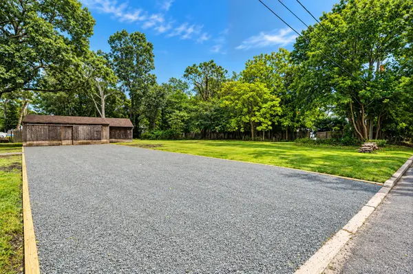 61 Bank ST, Center Moriches, NY 11934