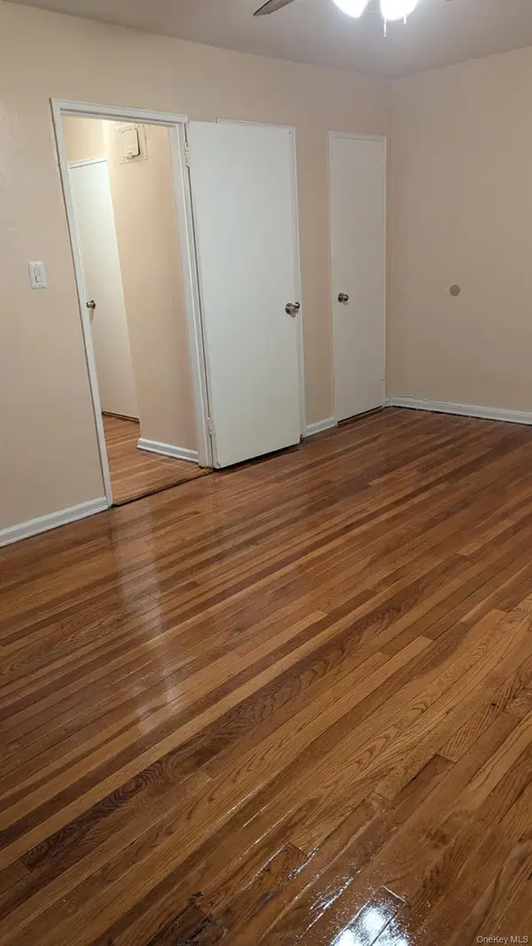 94-30 58th AVE #5K, Elmhurst, NY 11373