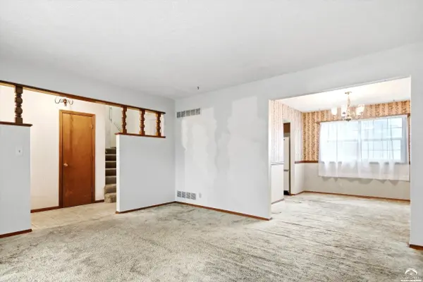 3418 W 10th TER, Lawrence, KS 66049