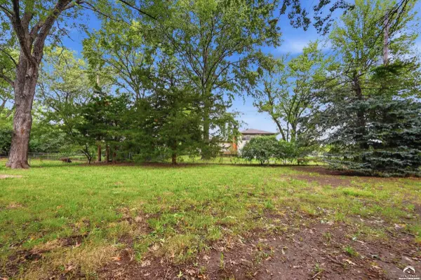 3418 W 10th TER, Lawrence, KS 66049