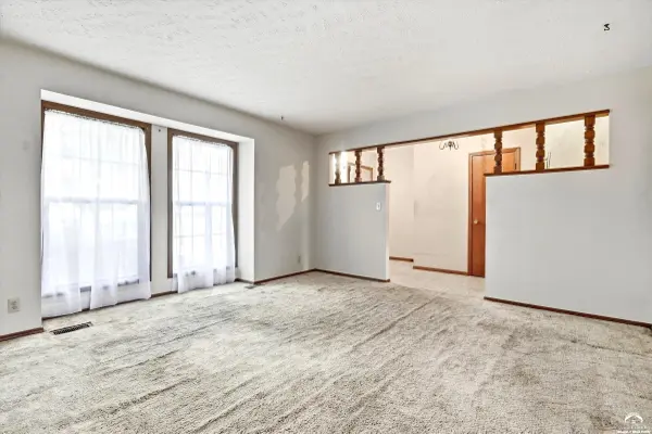 3418 W 10th TER, Lawrence, KS 66049