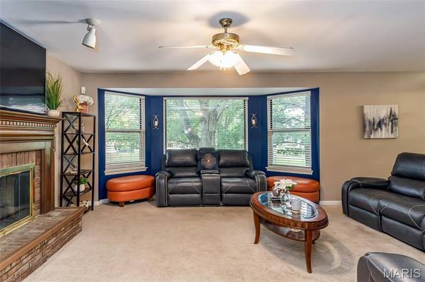 1112 English Saddle RD, Florissant, MO 63034