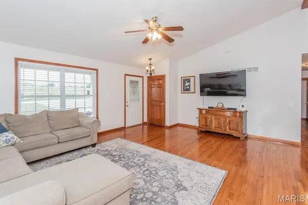 35 Chinkapin CT, Troy, MO 63379