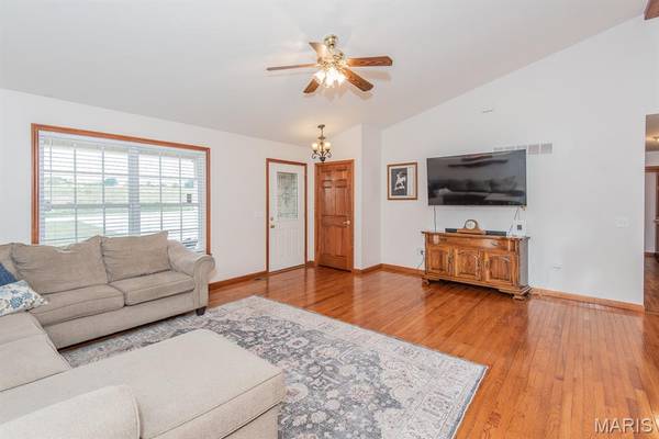 35 Chinkapin CT, Troy, MO 63379