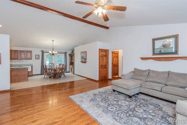 35 Chinkapin CT, Troy, MO 63379