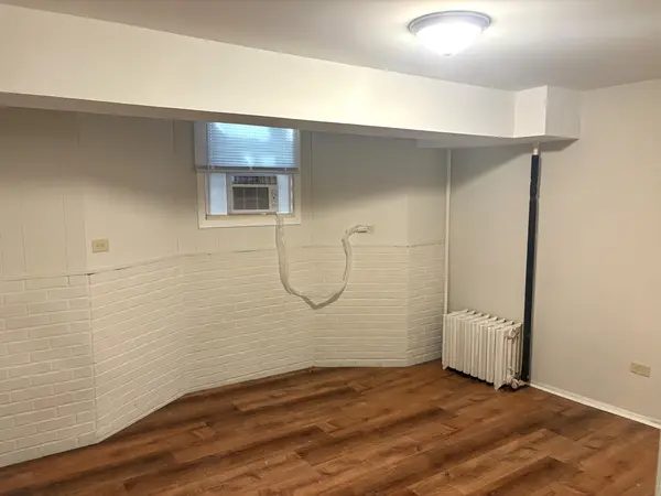 322 College AVE #1, Dekalb, IL 60115