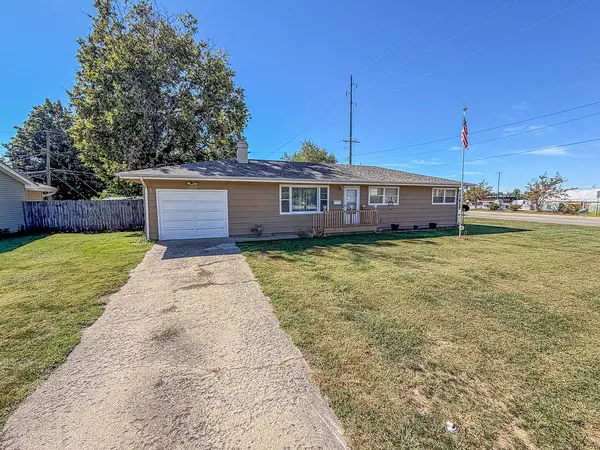 420 W Pierce AVE, Charleston, IL 61920