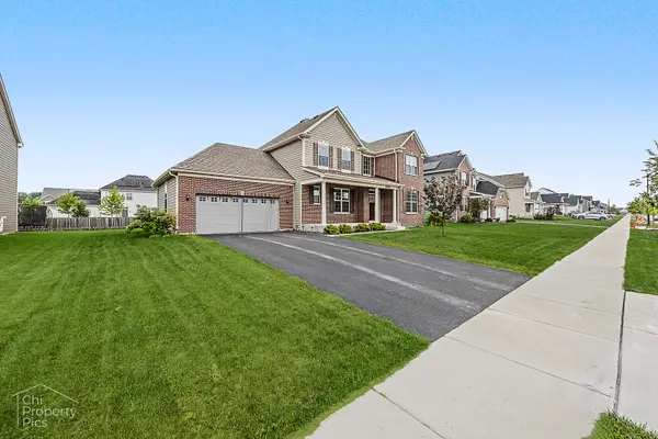 3646 Edelweiss RD, Elgin, IL 60124