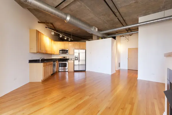 933 W Van Buren ST #821, Chicago, IL 60607