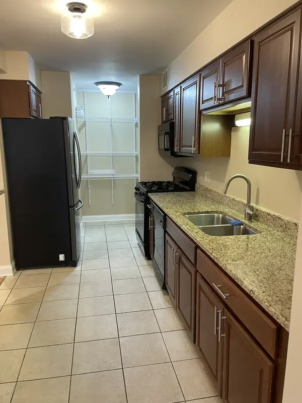 1 N CHESTNUT AVE #2E, Arlington Heights, IL 60005