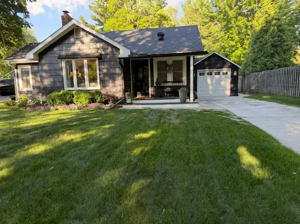 217 E Owasso LN, Shoreview, MN 55126
