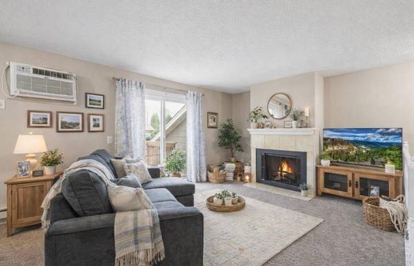 3 Somerset DR, Waconia, MN 55387