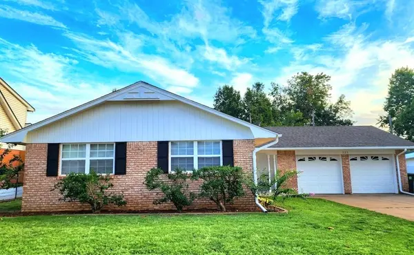 720 Briarcrest DR, Midwest City, OK 73110