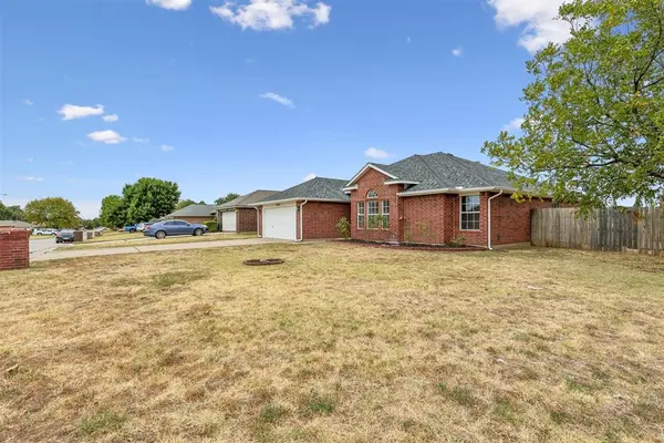 8509 Curtis TER, Oklahoma City, OK 73132