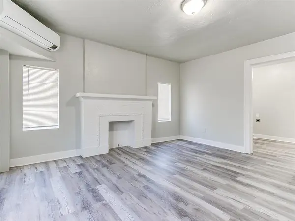 1820 NW 11th ST, Oklahoma City, OK 73106