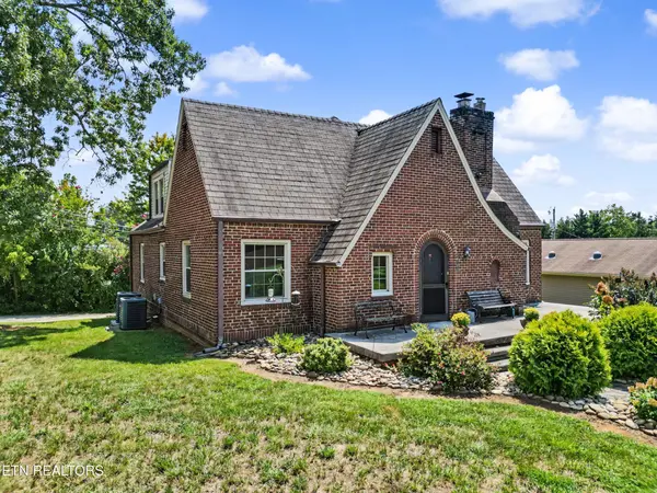 860 Gilbert St, Alcoa, TN 37701