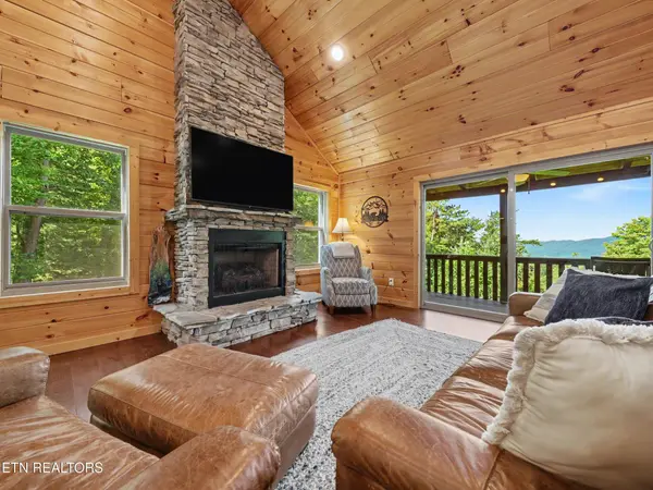 4965 Long Rifle Rd, Walland, TN 37886