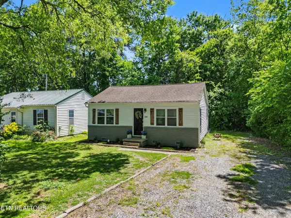2376 Pennsylvania Ave, Maryville, TN 37804