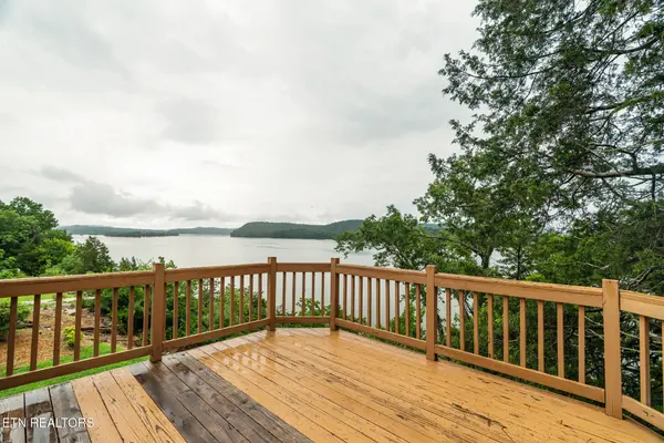 229 High Pointe Village Way, Kingston, TN 37763