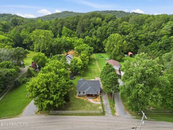 4231 Rocky Branch Rd, Walland, TN 37886