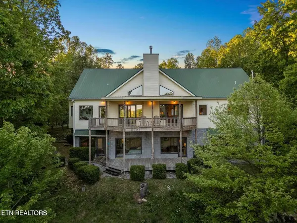 513 Cumberland Cove Rd, Monterey, TN 38574