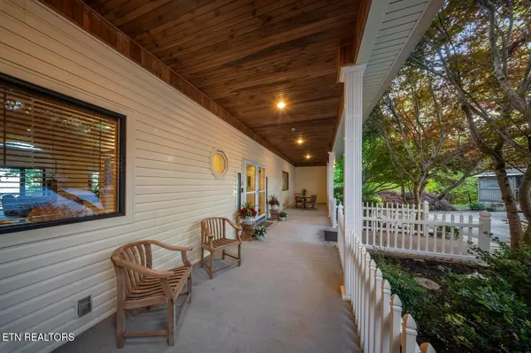 513 Cumberland Cove Rd, Monterey, TN 38574