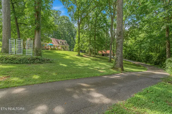 8708 Pedigo Ridge Way, Powell, TN 37849