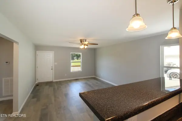 6708 Kern Rd, Knoxville, TN 37918