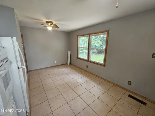1725 S Forest Drive, Knoxville, TN 37920