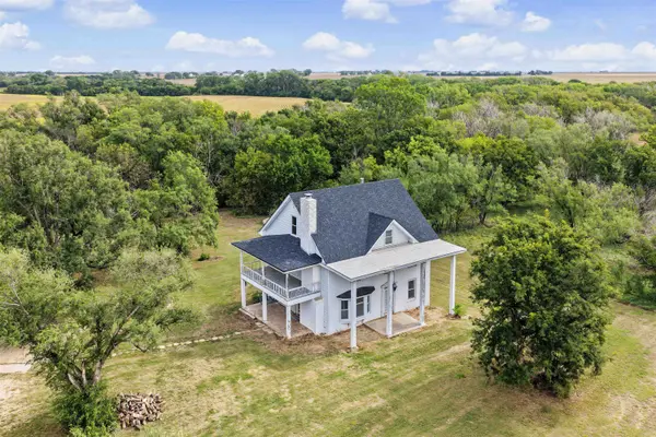 1218 Sunset Rd, Delphos, KS 67436
