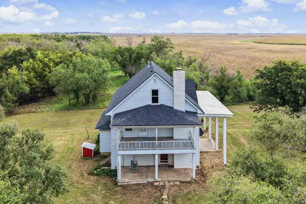 1218 Sunset Rd, Delphos, KS 67436