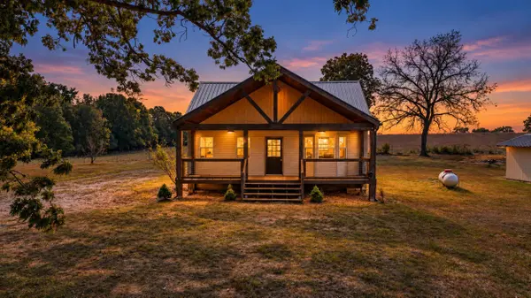 1084 U.S. 160, Caulfield, MO 65626