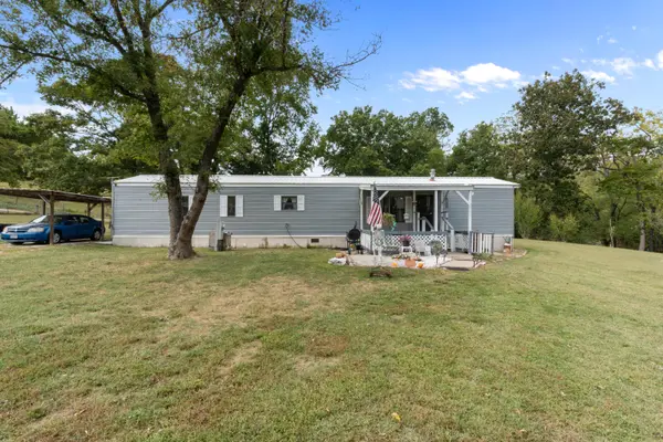 2015 Aspen RD, Highlandville, MO 65669