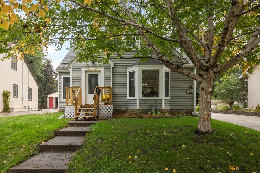 1154 Cherokee AVE, West Saint Paul, MN 55118
