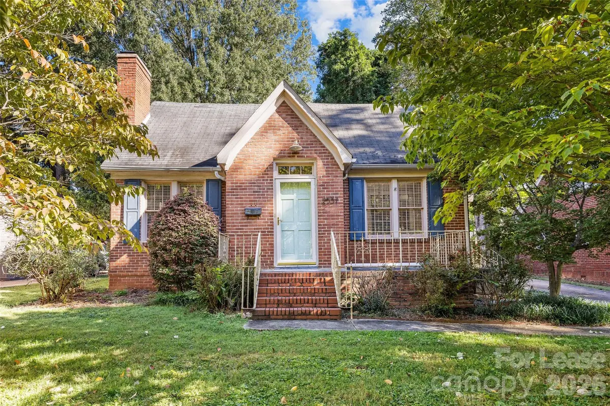 2537 Cranbrook LN, Charlotte, NC 28207
