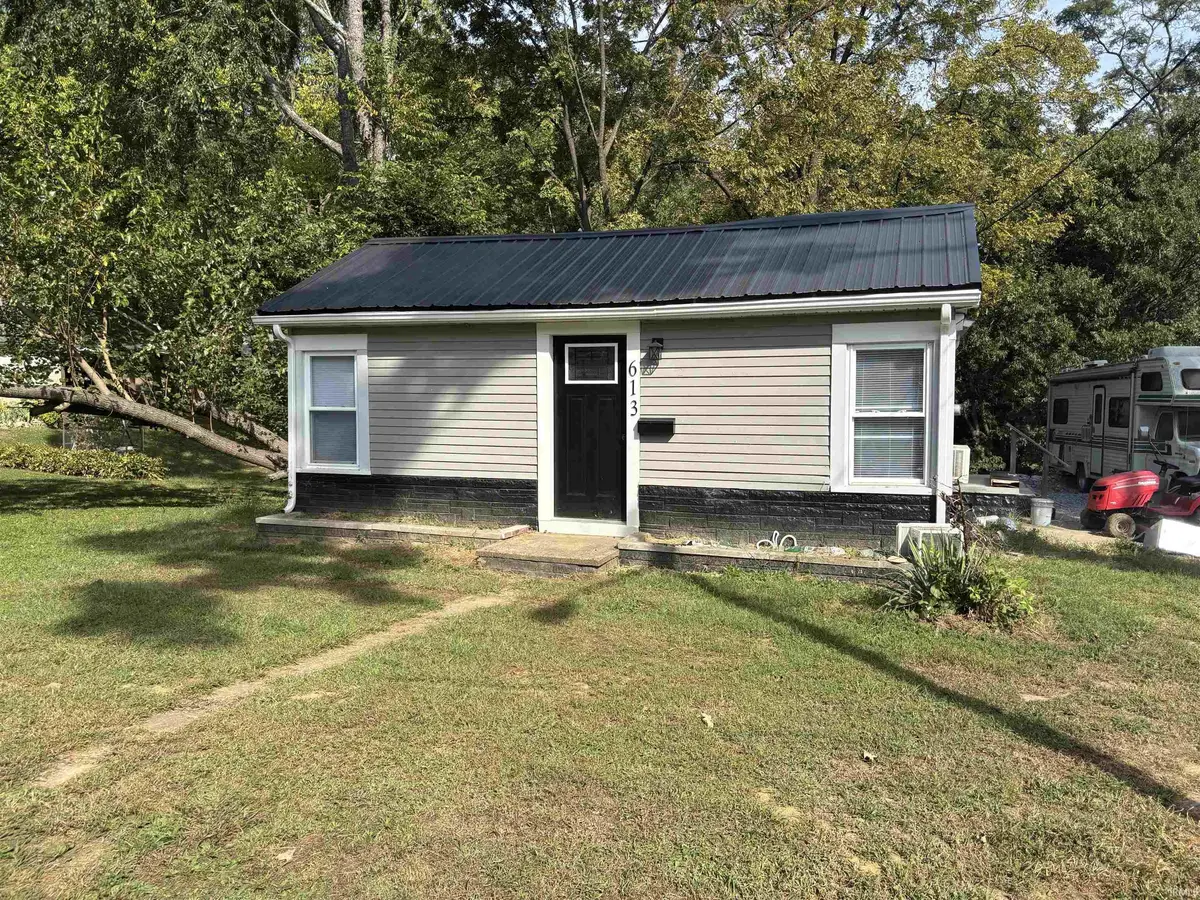 613 Short Center ST, Rockport, IN 47635