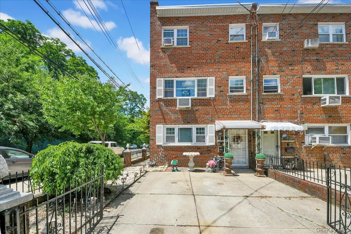 2521 Hollers AVE, Bronx, NY 10475