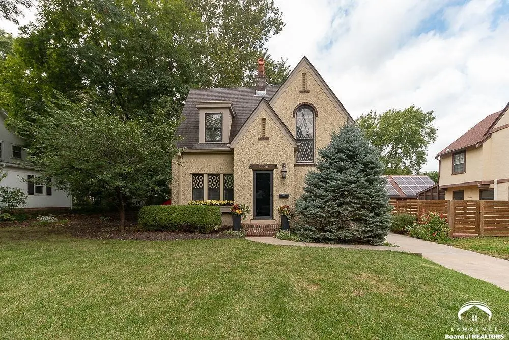 2209 Vermont ST, Lawrence, KS 66046