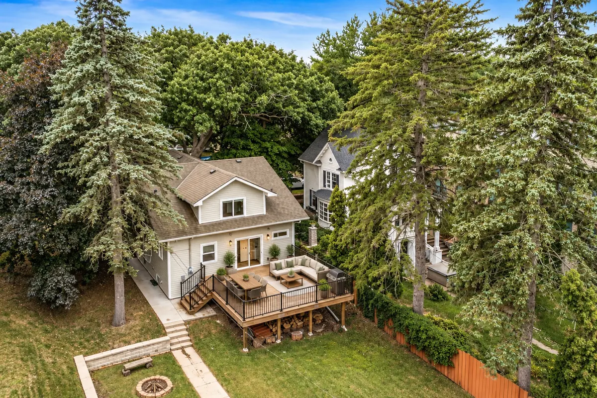 1977 Grand AVE, Saint Paul, MN 55105