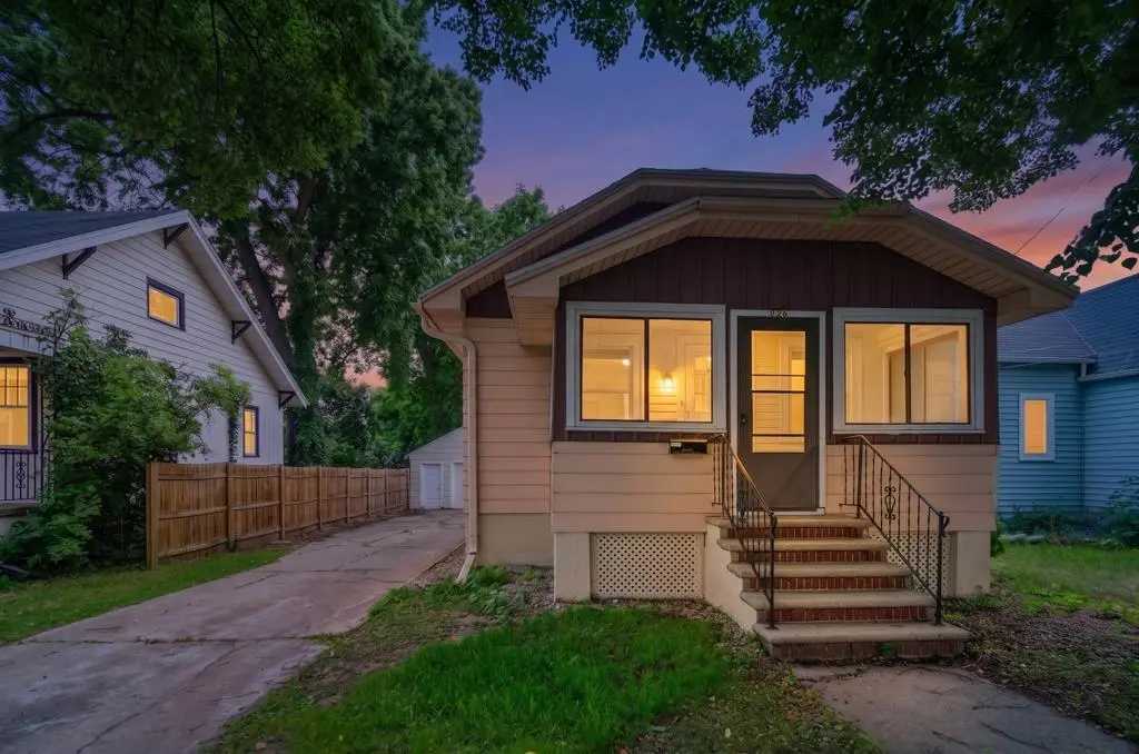 735 S BAIRD ST, Green Bay, WI 54301