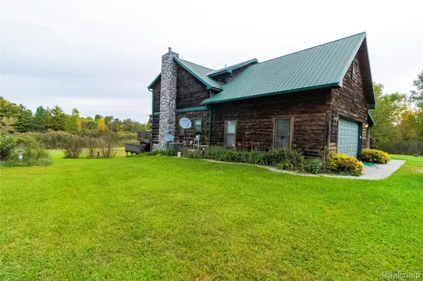 5040 Hemingway Lake RD, Marathon Township, MI 48464