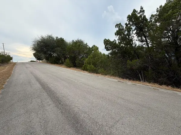 3600 Stillwood LN, Lago Vista, TX 78645