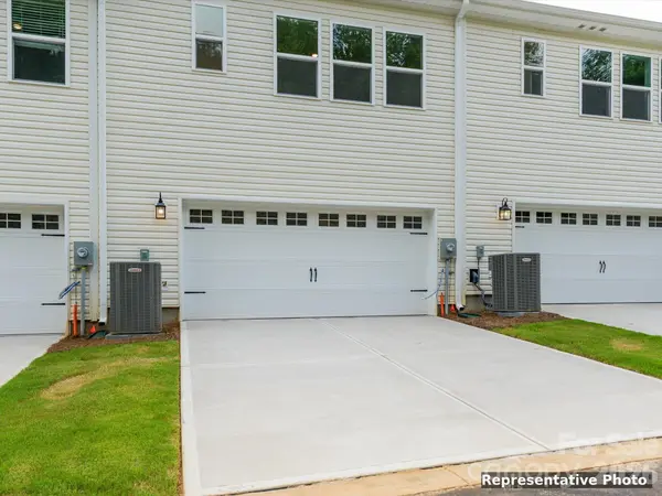 6613 Fire Lily LN, Charlotte, NC 28216