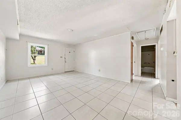 402 S Ashe AVE, Newton, NC 28658